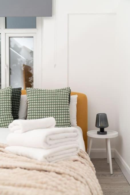 Two Bedroom Apartment By Buonomo Stays Short Lets & Serviced Accommodation In Balham With Balcony Londra Esterno foto