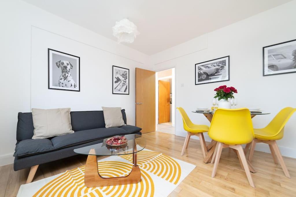 Two Bedroom Apartment By Buonomo Stays Short Lets & Serviced Accommodation In Balham With Balcony Londra Esterno foto
