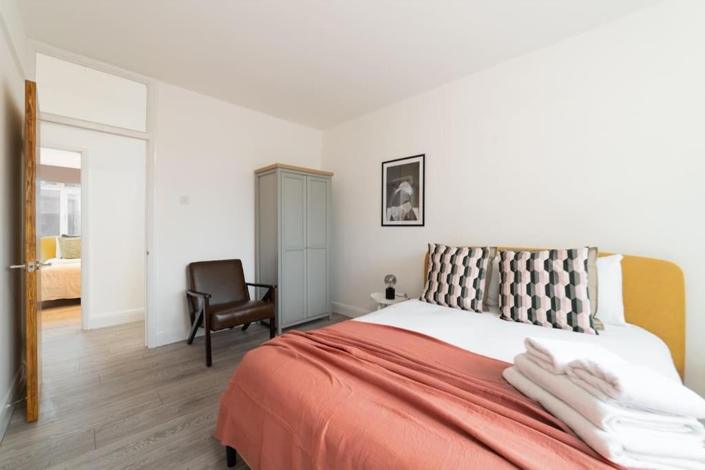 Two Bedroom Apartment By Buonomo Stays Short Lets & Serviced Accommodation In Balham With Balcony Londra Esterno foto