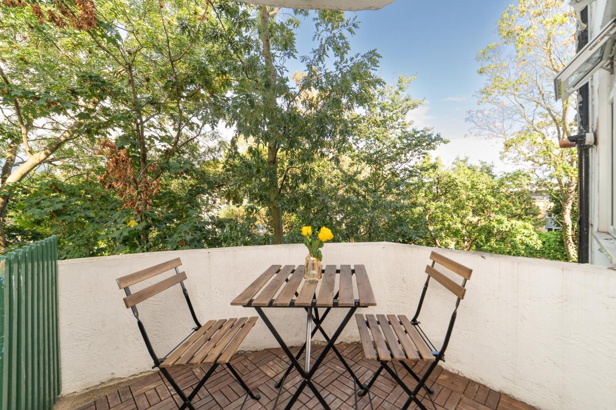 Two Bedroom Apartment By Buonomo Stays Short Lets & Serviced Accommodation In Balham With Balcony Londra Esterno foto